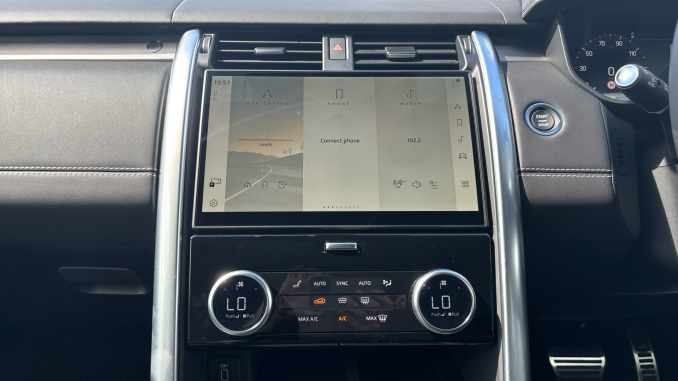 Land Rover Discovery 3.0 D350 Tempest 5dr Auto Diesel Station Wagon - Image 14